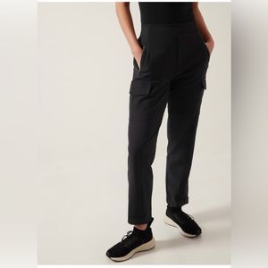NWT Athleta Endless Cargo Pant. Black. Size  4
